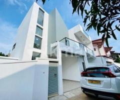 MODERN LUXURY TWO STOREY HOUSE FOR SALE – ATHURUGIRIYA